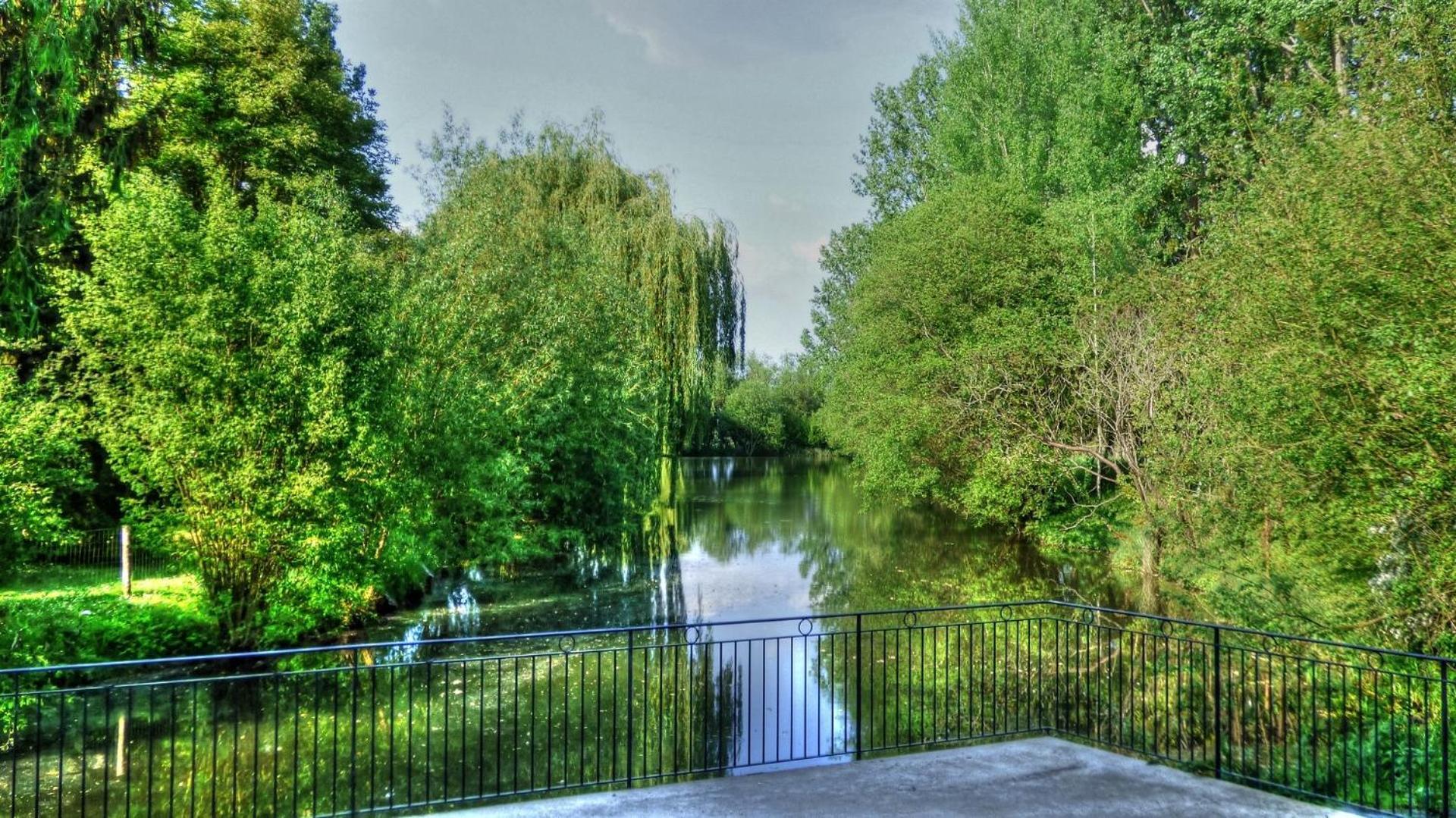 Le Moulin De Follet Panzió Fougeré Kültér fotó